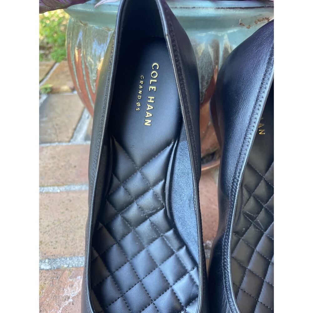 Cole Haan Black Leather Peep Toe Wedge Women's Size 9B Gold Hardware Quilted - Picture 2 of 5